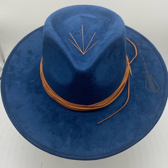 Beau - Picture 3 of 7